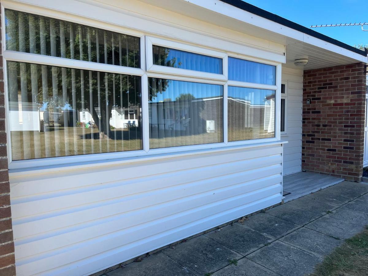 Chalet 192, Hemsby - Two Bed Chalet, Sleeps 5, Pet Friendly, Bed Linen And Towels Included Exterior photo
